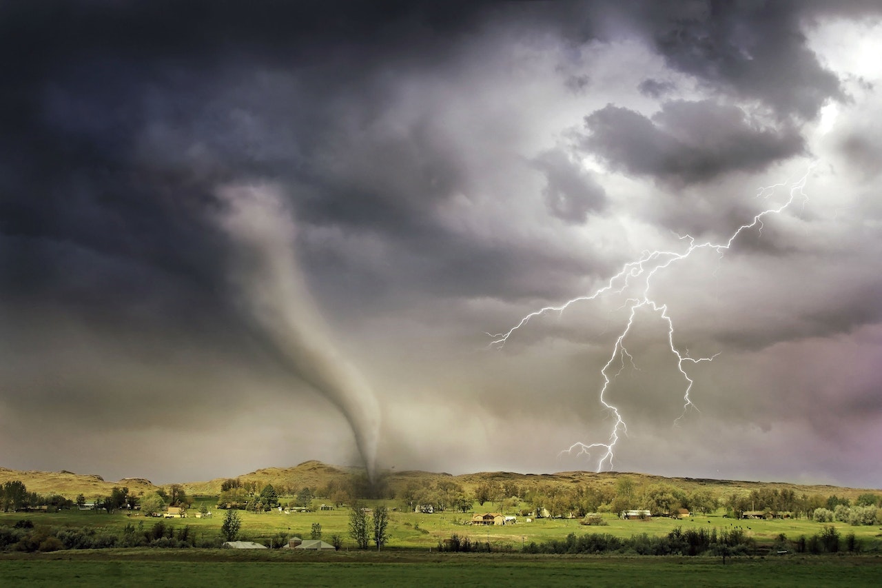 10 Fun Facts About Weather: From Tornadoes to Thunderstorms