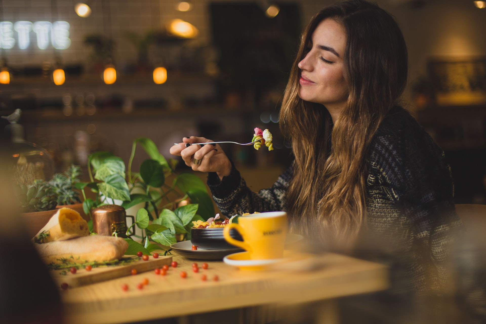 7 Mindful Eating Habits for a Healthier Relationship with Food