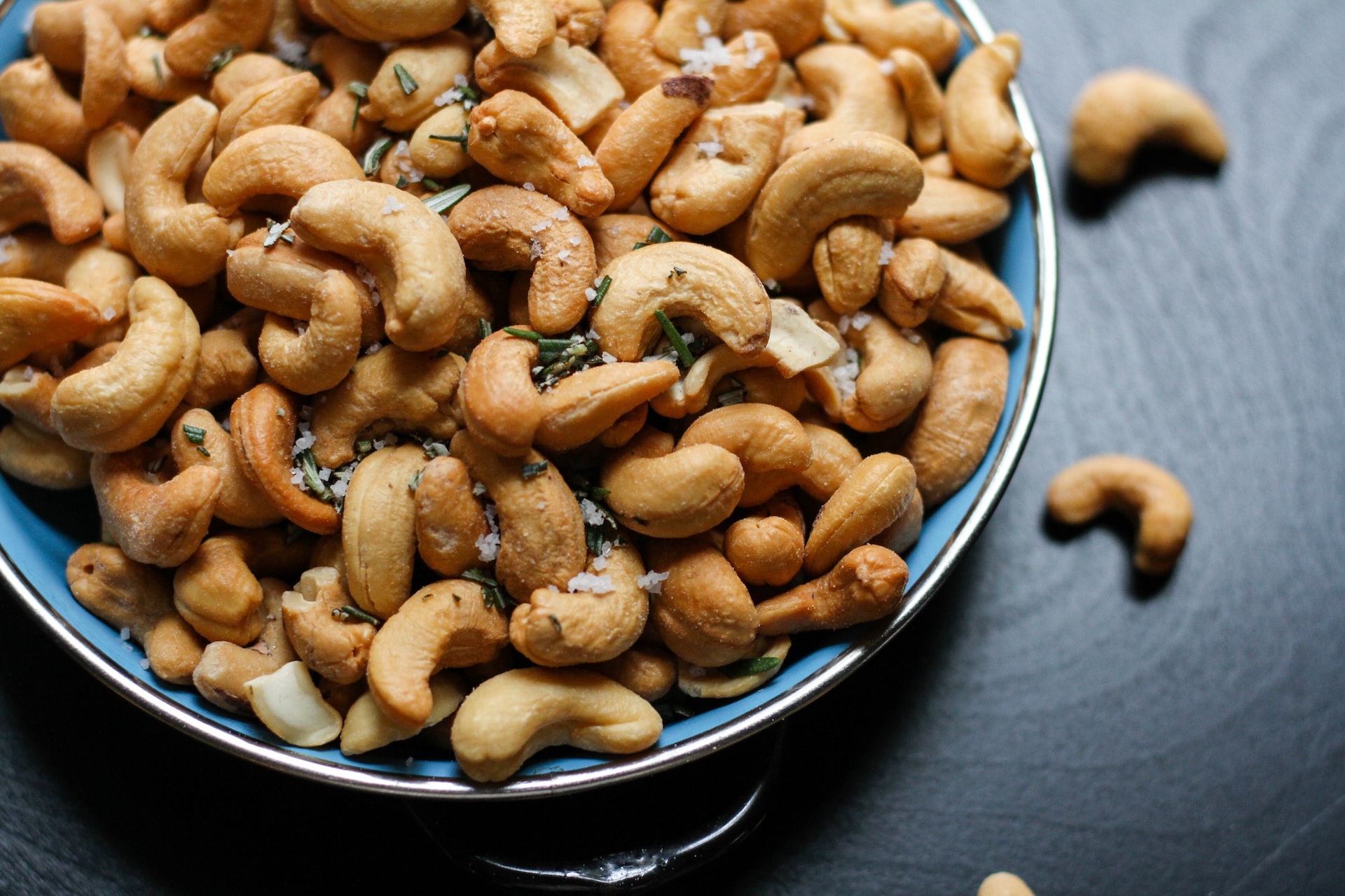 Cashews: A Nutritious and Delicious Nut with a Rich and Varied History