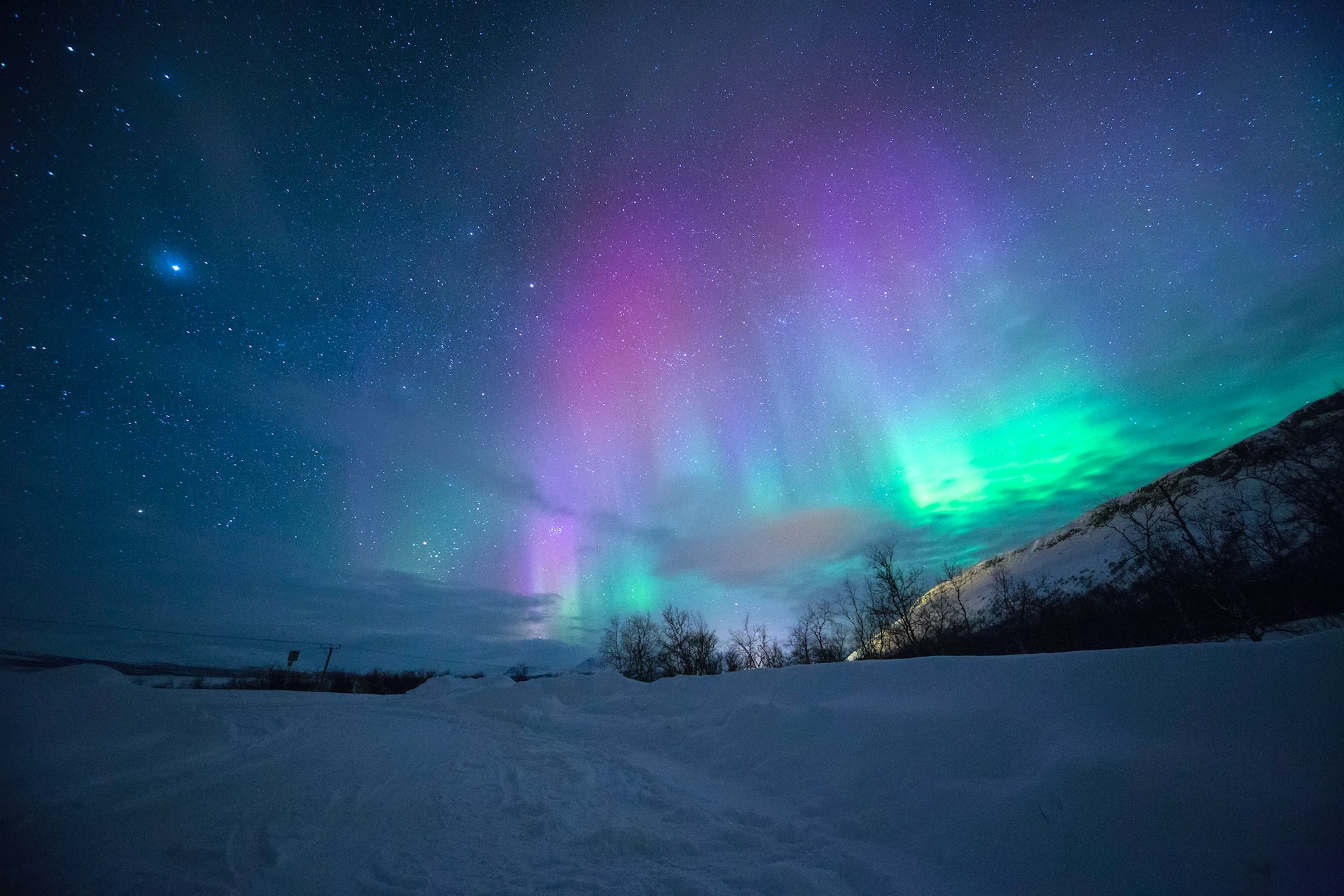 Chasing the Northern Lights in the Yukon Territory: Travel Guide