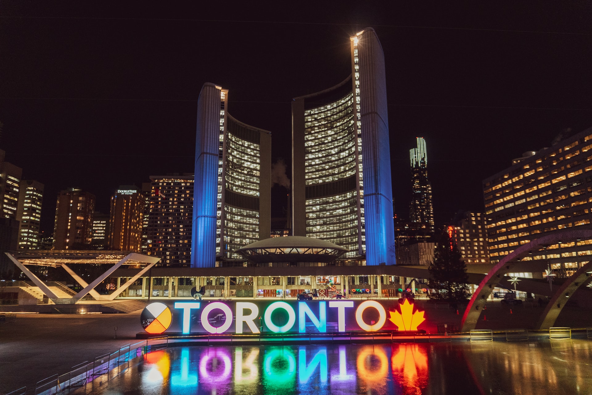 Discover the Best of Toronto: Travel Guide