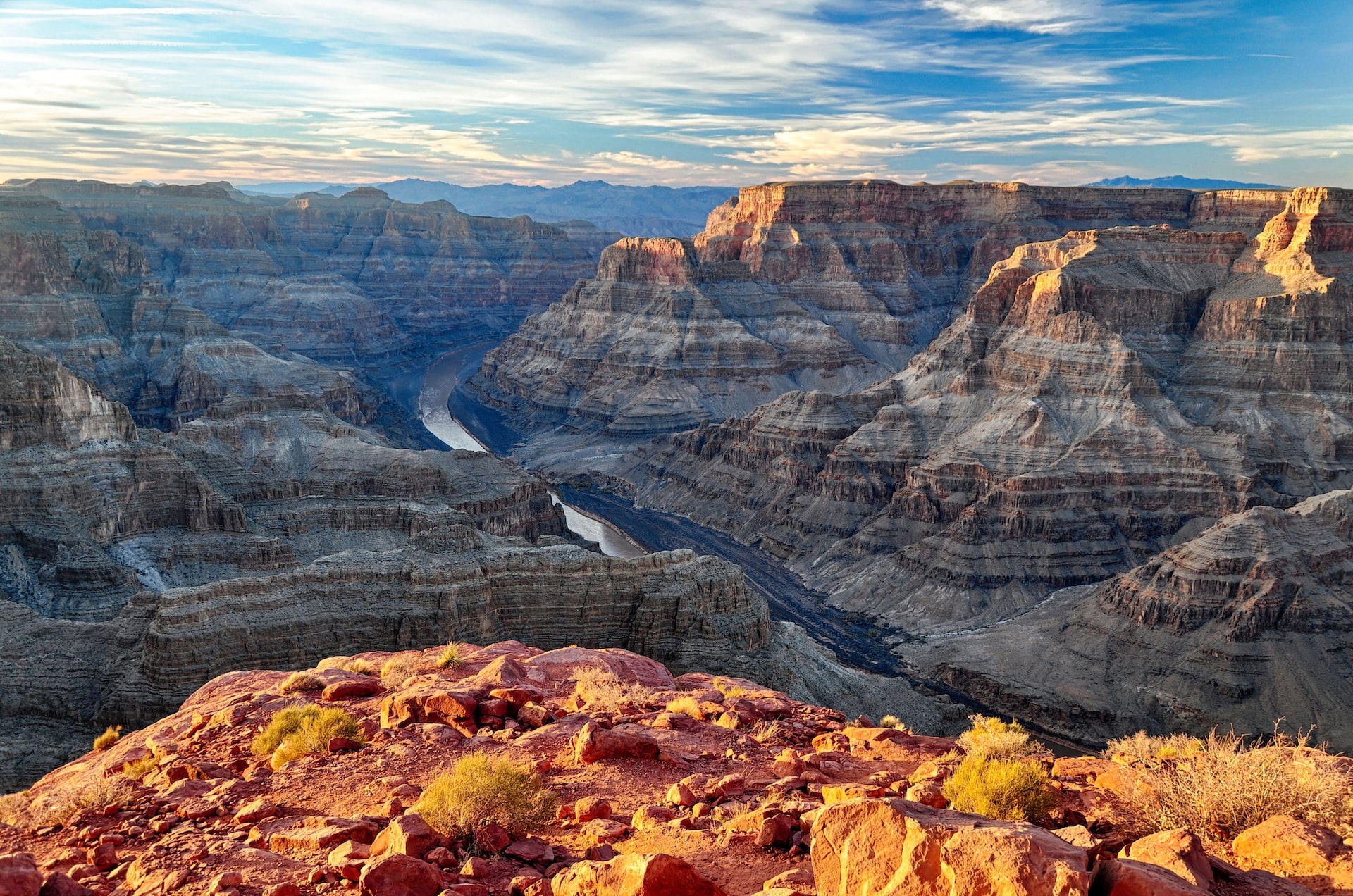 Discover the Majestic Beauty of the Grand Canyon: Travel Guide