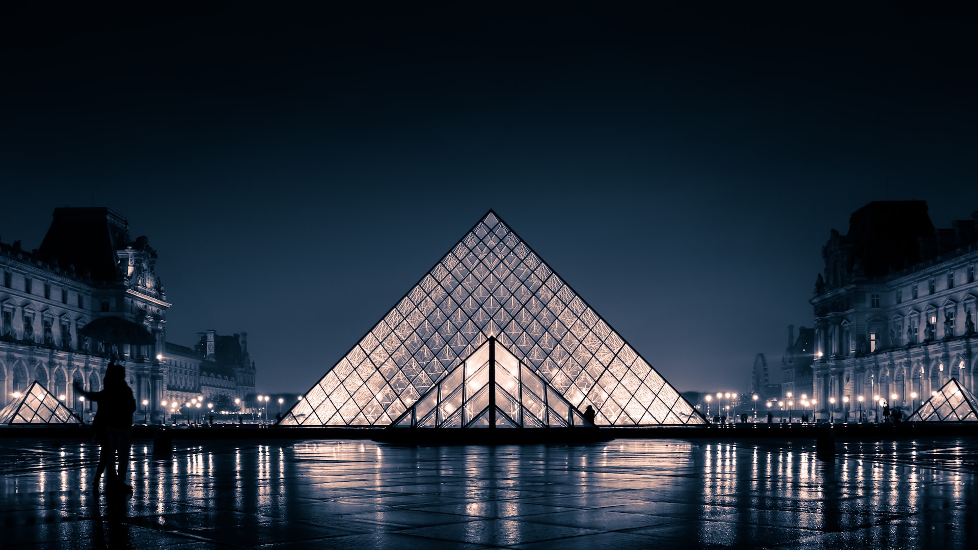 A Masterpiece in Its Own Right – Exploring the Louvre Museum and Its Treasure Trove of Art and History