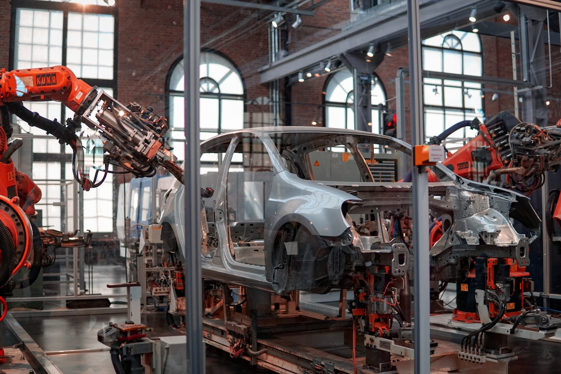 The Advantages of Cloud Computing for Automotive and Manufacturing Industries