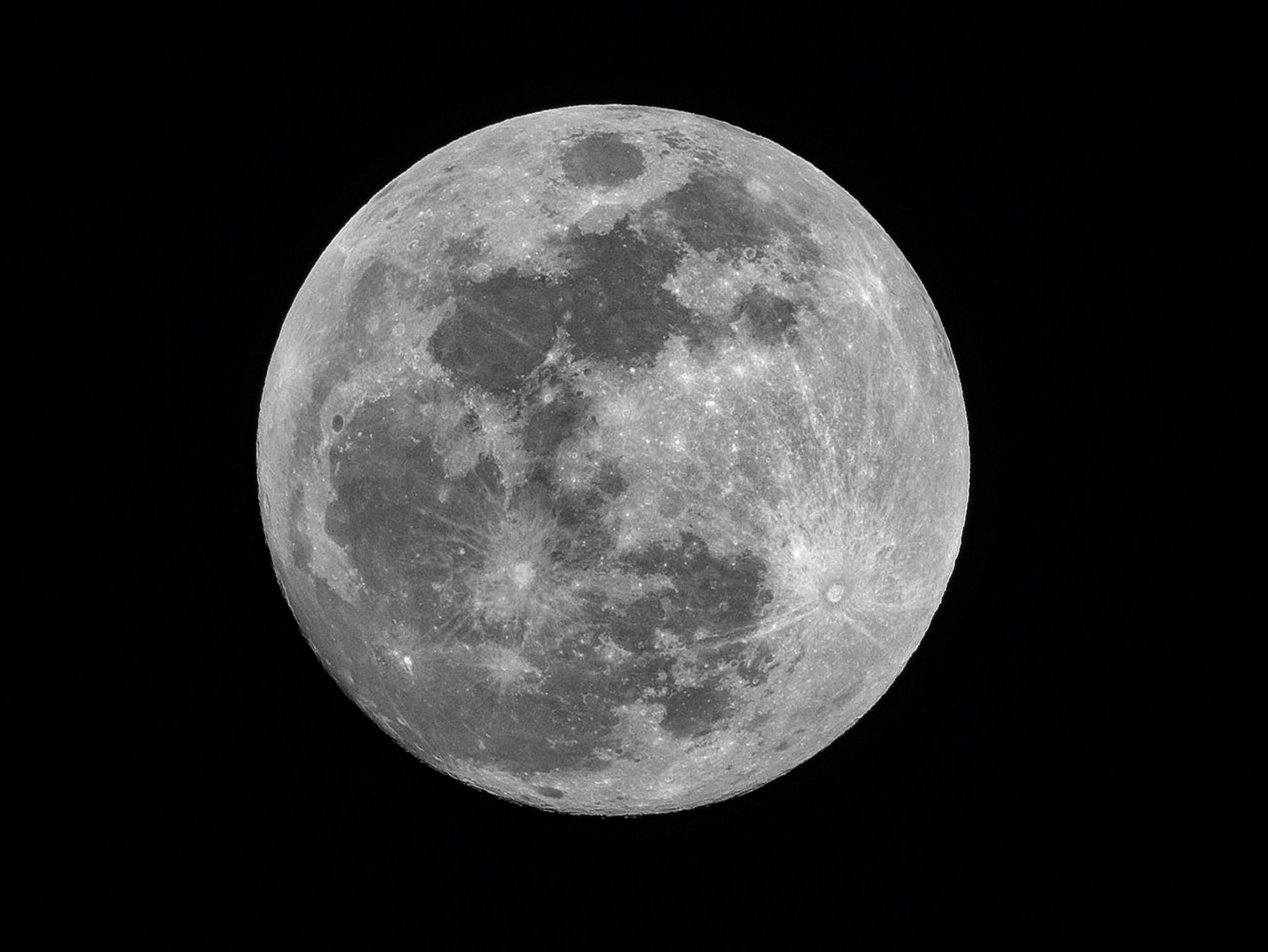 The Moon: An In-Depth Look at Earth’s Natural Satellite