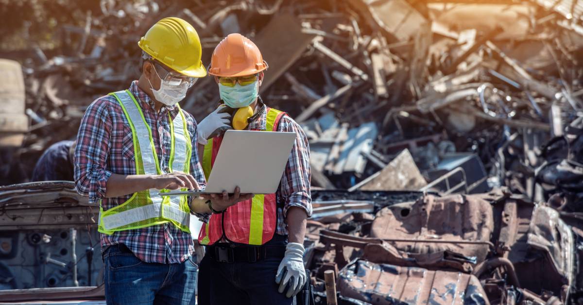 4 Tips for Working With HAZMAT on Construction Sites